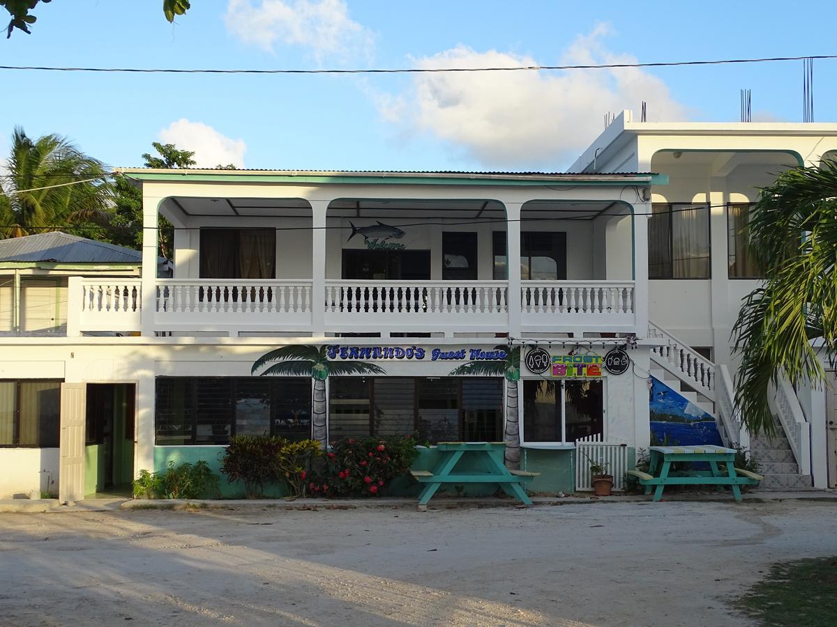 Fernando'S Seaside Hotel Sarteneja Exterior photo